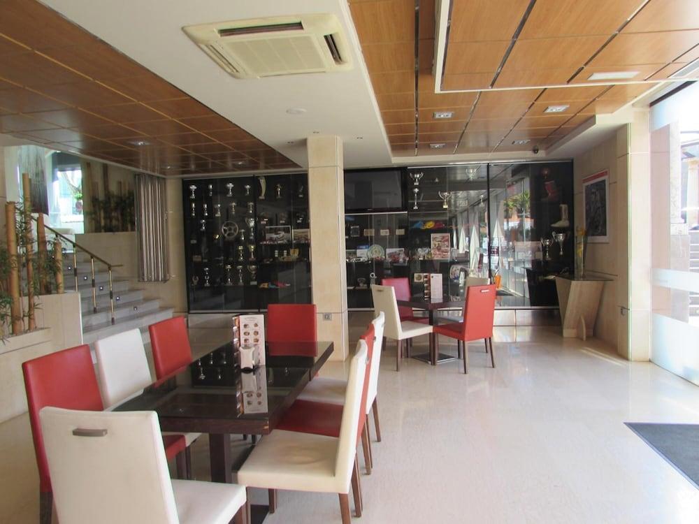 格拉纳达之路酒店 外观 照片